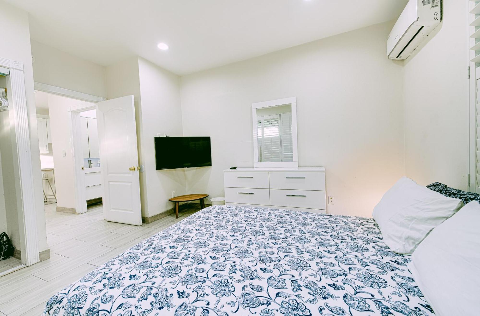 Stylish Modern Home, Ac, Parking & Near Fwys Santa Ana Exterior foto